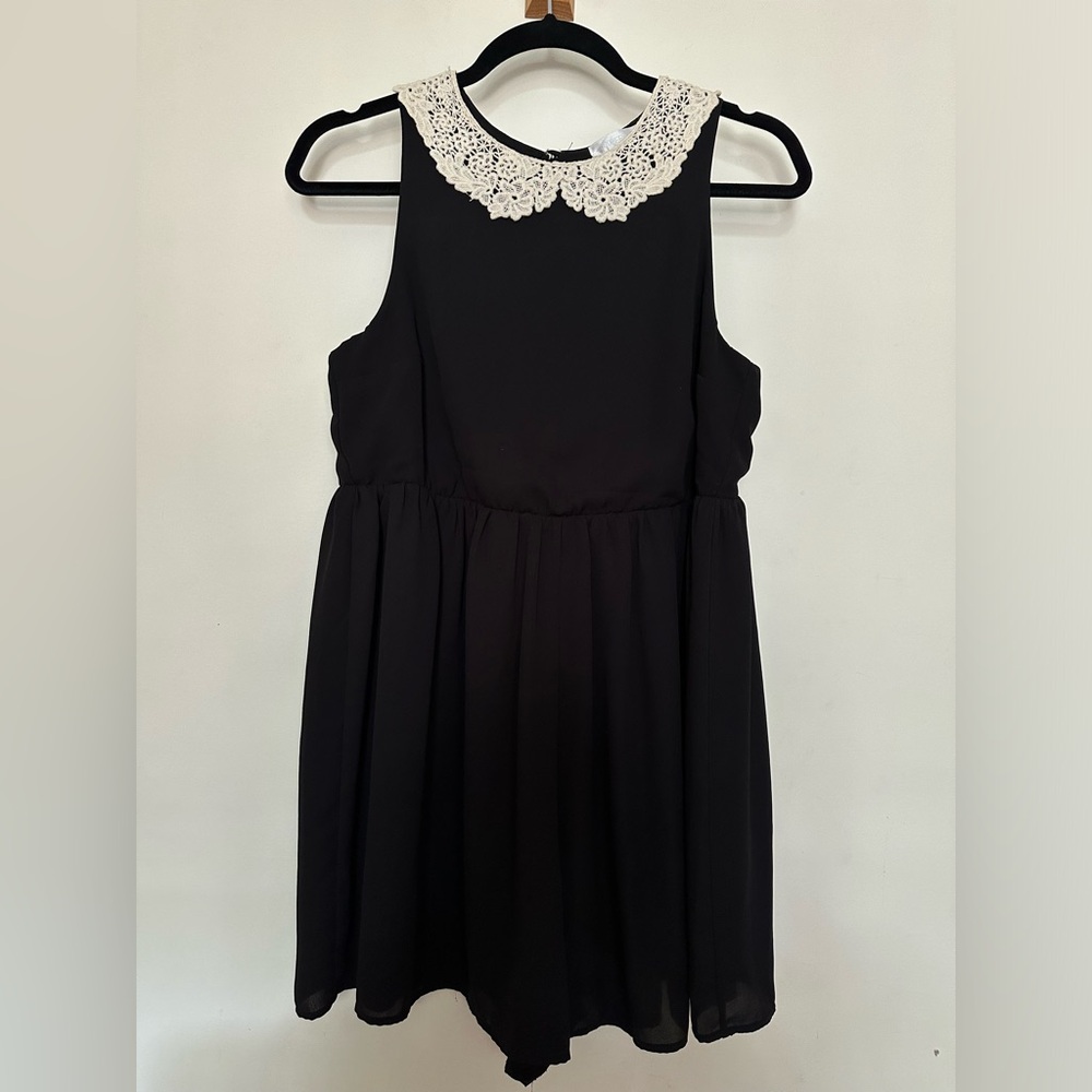 Urban outfitters Cooperative Black Sleeveless Jumper Onesie Lace Collard Small